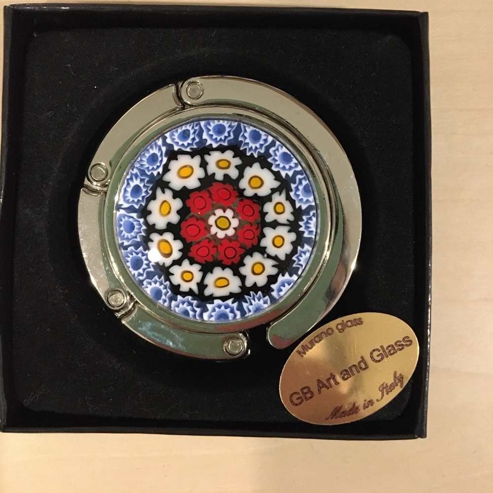 Glass design purse holder